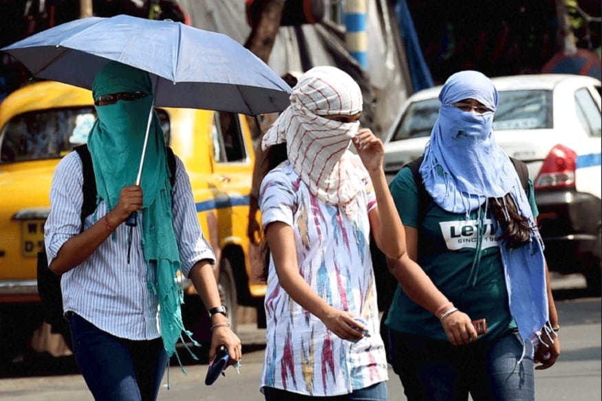 হাওয়া অফিস জানাচ্ছে, দক্ষিণবঙ্গে আজও আর্দ্রতাজনীত অস্বস্তি বজায় থাকবে৷ অর্থাত্ প্যাচপ্যাচে, ক্লান্তিকর গরম আজ অর্থাত্ মঙ্গলবারও সহ্য করতে হবে কলকাতা-সহ দক্ষিণবঙ্গের মানুষকে৷ হাওয়া অফিস জানাচ্ছে, দক্ষিণবঙ্গে আজও আর্দ্রতাজনীত অস্বস্তি বজায় থাকবে৷ অর্থাত্ প্যাচপ্যাচে, ক্লান্তিকর গরম আজ অর্থাত্ মঙ্গলবারও সহ্য করতে হবে কলকাতা-সহ দক্ষিণবঙ্গের মানুষকে৷