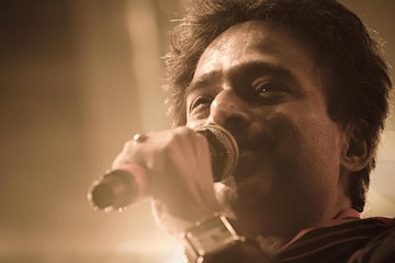 'তুলবে চামড়া অসাধু দামড়া বাতাসে বাজছে রুদ্রবীণ,' কাটমানি গানের ব্যাখ্যা