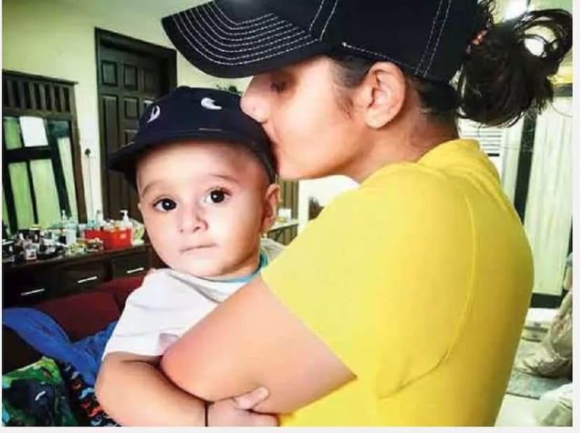 ইদে ইজহানের ড্রেসকোড ছিল আগাগোড়া ট্র্যাডিশনাল-- কুর্তা, পায়জামা, সাদ্রি। সবটাই মায়ের পছন্দ। মেনুতে ছিল বিরিয়ানি, শির খুর্মা।  Photo source: collected