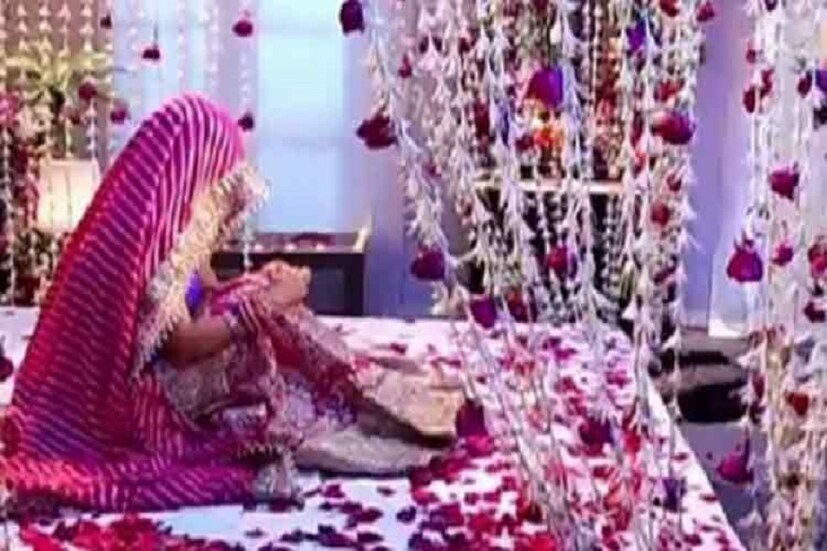 মেয়েদের জীবনে বিয়ের প্রভাব অনেকটা বেশি পড়ে কারণ তারা নিজেদের বাড়ি, বাবা, মাকে ছেড়ে অন্যের বাড়িতে যায়। তাই তাদের বিয়ের আগে মাথায় অনেকরকম ভাবনা আসে। photo source collected