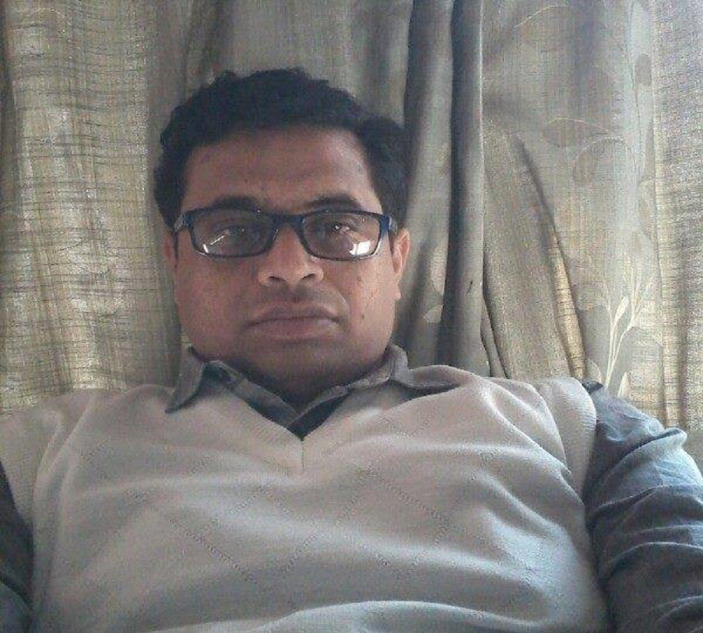 গত লোকসভা নির্বাচনের আগে বিষ্ণুপুরের সাংসদ তৃণমুল ছেড়ে বিজেপিতে যোগ দিয়েছিলেন । বিজেপিতে যোগ দেওয়ার পরই তাঁর বিরুদ্ধে বাঁকুড়ার বিভিন্ন থানায় চাকরি দেওয়ার নাম করে প্রতারণার অভিযোগ দায়ের হয়েছিল । ছবি সৌজন্যে ফেসবুক ৷ গত লোকসভা নির্বাচনের আগে বিষ্ণুপুরের সাংসদ তৃণমুল ছেড়ে বিজেপিতে যোগ দিয়েছিলেন । বিজেপিতে যোগ দেওয়ার পরই তাঁর বিরুদ্ধে বাঁকুড়ার বিভিন্ন থানায় চাকরি দেওয়ার নাম করে প্রতারণার অভিযোগ দায়ের হয়েছিল । ছবি সৌজন্যে ফেসবুক ৷