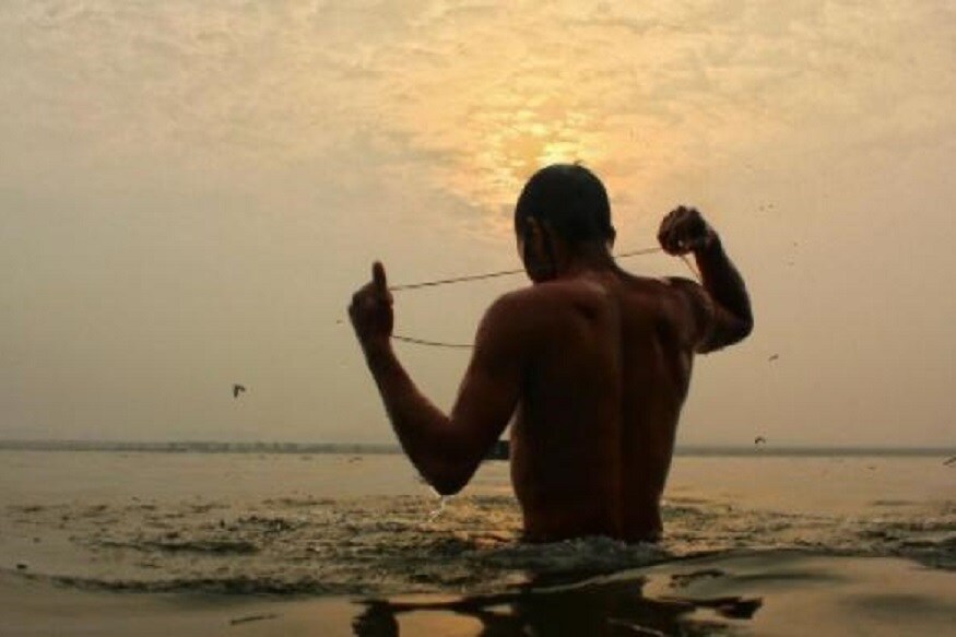 ♦ রবিবার সপ্তাহের প্রথম দিন আর ছুটির দিন তো বটেই। তাই এই একটি ছুটির দিনে সকলেই বাড়িতে বসে খাওয়া দাওয়া হই হুল্লোড় আড্ডা বা ঘোরা ফেরায় মেতে ওঠেন। ♦ রবিবার সপ্তাহের প্রথম দিন আর ছুটির দিন তো বটেই। তাই এই একটি ছুটির দিনে সকলেই বাড়িতে বসে খাওয়া দাওয়া হই হুল্লোড় আড্ডা বা ঘোরা ফেরায় মেতে ওঠেন।