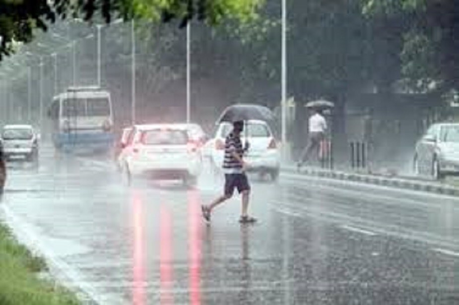 ♦ এদিন হাওয়া অফিসের তরফে জানানো হয়েছে আগামী তিনঘন্টায় বজ্র-বিদ্যুৎ সহ বৃষ্টি নামতে চলেছে রাজ্যের চার জেলায় ৷ ♦ এদিন হাওয়া অফিসের তরফে জানানো হয়েছে আগামী তিনঘন্টায় বজ্র-বিদ্যুৎ সহ বৃষ্টি নামতে চলেছে রাজ্যের চার জেলায় ৷