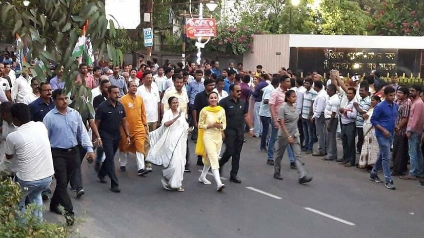 ♦ যাদবপুরের মতো গুরুত্বপূর্ণ লোকসভা কেন্দ্র থেকে তাঁকে দাঁড় করিয়েছিলেন এ রাজ্যের মুখ্যমন্ত্রী ৷ হেভিওয়েট নেতাদের হারিয়ে শেষ হাসিটা হেসেছেন মিমিই ৷ ছবি: ইনস্টাগ্রাম ৷