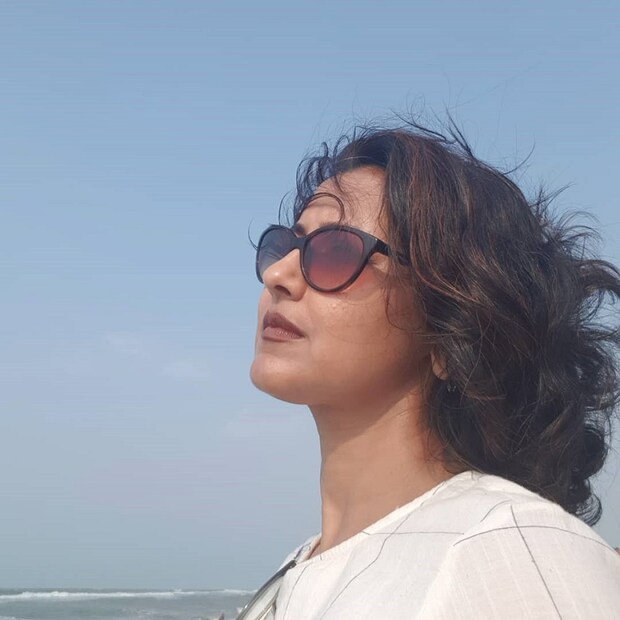 ♦ একটা সময় বেশ কয়েকটি ভাষার ছবিতে চুটিয়ে কাজ করেছেন রচনা ৷ এখন তিনি বাংলা ইন্ডাস্ট্রির মোস্ট সাকসেসফুল হোস্ট ৷