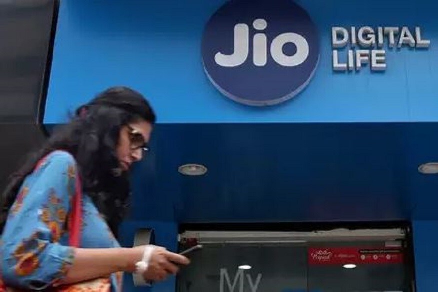 রিলায়েন্স জিও ইনফোকম জিও ব্র্যান্ডের অধীনে মোবাইল পরিষেবা দেয় ৷ এই মুহূর্তে ভারতের অন্যতম জনপ্রিয় ব্র্যান্ড এই জিও ৷ রিলায়েন্স জিও ইনফোকম জিও ব্র্যান্ডের অধীনে মোবাইল পরিষেবা দেয় ৷ এই মুহূর্তে ভারতের অন্যতম জনপ্রিয় ব্র্যান্ড এই জিও ৷