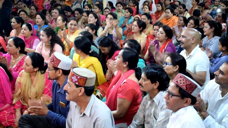 কুলুর রিনমন্ড থেকে শ্রীখণ্ড পর্যন্ত মহাদেবের পুজো উপলক্ষ্যে ১০ দিনের যাত্রা চলছে ৷ খারাপ আবহাওয়া থাকা সত্ত্বেও বিপুল ভক্ত সমাগম হয়েছে ৷ কুলুর রিনমন্ড থেকে শ্রীখণ্ড পর্যন্ত মহাদেবের পুজো উপলক্ষ্যে ১০ দিনের যাত্রা চলছে ৷ খারাপ আবহাওয়া থাকা সত্ত্বেও বিপুল ভক্ত সমাগম হয়েছে ৷