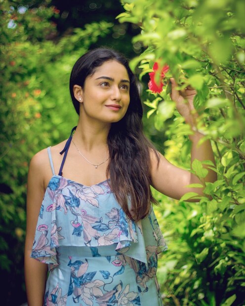 • তারপর থেকেই বেশ কিছু গুরুত্বপূর্ণ ছবিতে মুখ দেখিয়েছেন ত্রিধা ৷ ছবি: ইনস্টাগ্রাম ৷