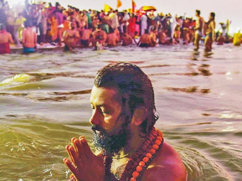♦ সম্ভব হলে এই দিন গঙ্গাস্নান করুন। এই দিন গঙ্গাস্নান করলে সমস্ত পাপ থেকে মুক্তি পাওয়া যায়।