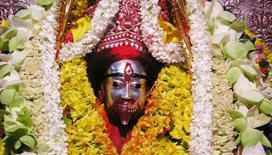 পুরাণ মতে, মায়ের শক্তি রূপের অরাধনা করার পাশাপাশি এক মনে ১০০৮ বার তারা মন্ত্র জপ করলে দেবী প্রসন্ন হন। অর্থনৈতিক অভাব মিটে যায়, সামাজিক সম্মানও বৃদ্ধি পায়।Photo Source: Collected পুরাণ মতে, মায়ের শক্তি রূপের অরাধনা করার পাশাপাশি এক মনে ১০০৮ বার তারা মন্ত্র জপ করলে দেবী প্রসন্ন হন। অর্থনৈতিক অভাব মিটে যায়, সামাজিক সম্মানও বৃদ্ধি পায়।Photo Source: Collected