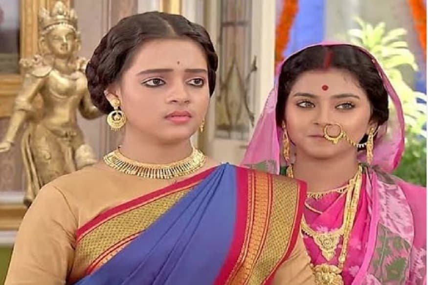 করুণাময়ী রাণী রাসমণি থেকে হঠাৎ করেই বিদায় নিয়েছিলেন রাসমণির ছোট মেয়ে জগদম্বা! তাঁর জায়গায় অভিনয় করতে শুরু করলেন অন্য অভিনেত্রী।photo source Instagram করুণাময়ী রাণী রাসমণি থেকে হঠাৎ করেই বিদায় নিয়েছিলেন রাসমণির ছোট মেয়ে জগদম্বা! তাঁর জায়গায় অভিনয় করতে শুরু করলেন অন্য অভিনেত্রী।photo source Instagram