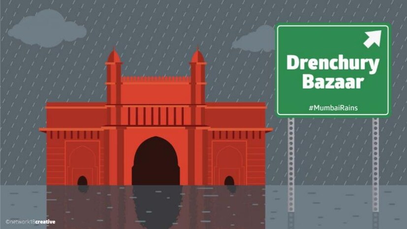 রেল-লাইনে জল জমে যাওয়ায় ব্যাহত ট্রেন পরিষেবা। বাতিল করা হয়েছে বেশ কয়েকটি লোকাল ট্রেন। অনেক ট্রেন দেরিতে চলছে। (Image: Network18 Creative)