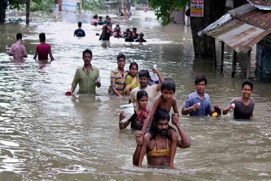 দার্জিলিং, কার্শিয়ং, কালিম্পঙে অবিরাম বৃষ্টিতে একত্রিশ ও দশ নম্বর জাতীয় সড়কের বিভিন্ন অংশে ধস।৩১ নম্বর জাতীয় সড়কের সেবক কালীবাড়ির সামনে রাস্তায় ধস নামে। শিলিগুড়ি- কালিম্পং-ডুয়ার্স সড়ক যোগাযোগ বিচ্ছিন্ন হয়ে যায়। ধস নামে গণেশঝোরাতেও। শিলিগুড়ি থেকে দার্জিলিং পঞ্চান্ন নম্বর জাতীয় সড়ক খোলা আছে। তবে গয়াবাড়ি ও পাগলাঝোরার মাঝে টয়ট্রেনের লাইনে ধস পরিষ্কার না হওয়ায় পরিষেবা স্বাভাবিক করা যায়নি।Representative imagePhoto Source: Collected দার্জিলিং, কার্শিয়ং, কালিম্পঙে অবিরাম বৃষ্টিতে একত্রিশ ও দশ নম্বর জাতীয় সড়কের বিভিন্ন অংশে ধস।৩১ নম্বর জাতীয় সড়কের সেবক কালীবাড়ির সামনে রাস্তায় ধস নামে। শিলিগুড়ি- কালিম্পং-ডুয়ার্স সড়ক যোগাযোগ বিচ্ছিন্ন হয়ে যায়। ধস নামে গণেশঝোরাতেও। শিলিগুড়ি থেকে দার্জিলিং পঞ্চান্ন নম্বর জাতীয় সড়ক খোলা আছে। তবে গয়াবাড়ি ও পাগলাঝোরার মাঝে টয়ট্রেনের লাইনে ধস পরিষ্কার না হওয়ায় পরিষেবা স্বাভাবিক করা যায়নি।Representative imagePhoto Source: Collected
