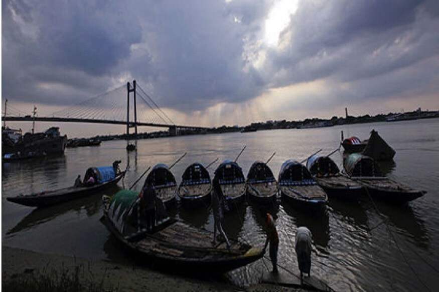 হাওয়া অফিসের পূর্বাভাস অনুযায়ী দক্ষিণবঙ্গে আজ, শুক্রবারও আর্দ্রতাজনিত অস্বস্তি থাকবে ৷ দঃবঙ্গে বিক্ষিপ্তভাবে হালকা বৃষ্টির সম্ভাবনা ৷ Representational Image হাওয়া অফিসের পূর্বাভাস অনুযায়ী দক্ষিণবঙ্গে আজ, শুক্রবারও আর্দ্রতাজনিত অস্বস্তি থাকবে ৷ দঃবঙ্গে বিক্ষিপ্তভাবে হালকা বৃষ্টির সম্ভাবনা ৷ Representational Image