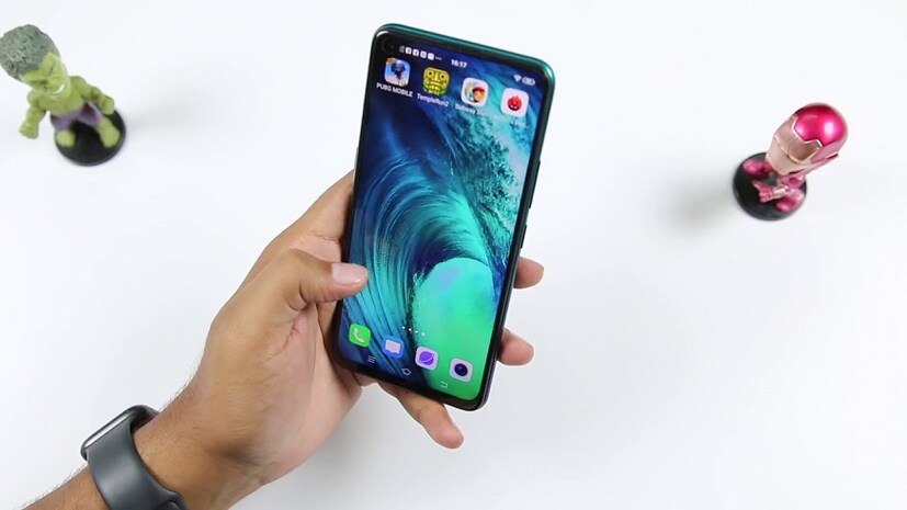 ডুয়াল সিম Vivo Z1 Pro ফোনে Android Pie অপারেটিং সিস্টেমের উপরে চলছে কোম্পানির Funtouch OS 9  স্কিন। ফোনের ডিসপ্লে  6.5 ইঞ্চি। ফোনের IPS LCD FHD+ ডিসপ্লের একটি কোনে থাকছে একটি ছোট পাঞ্চ হোল সেলফি ক্যামেরা। ফোনের অ্যাসপেক্ট রেশিও 19.5:9 ।