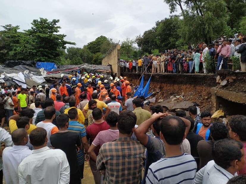 যে সব জায়গায় দেওয়াল ভেঙে পড়েছে, সেখানে ইতিমধ্যেই উদ্ধারকাজ শুরু করে দিয়েছে এনডিআরএফ।  (Image: News18)