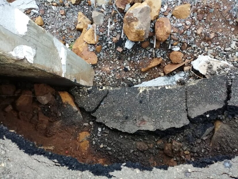 কল্যাণে ন্যাশনাল উর্দু স্কুলের দেওয়াল ভেঙে তিন বছরের এক শিশু-সহ মৃত্যু হয় তিনজনের। আহত এক। (Image: News18)
