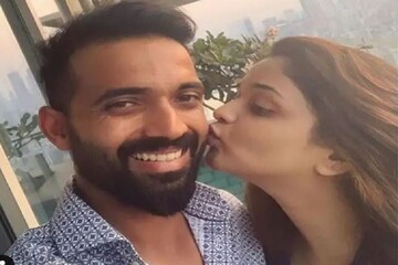 বাবা হতে চলেছেন রাহানে, ইনস্টাগ্রামে শেয়ার করলেন স্ত্রী-র সঙ্গে অন্তরঙ্গ ছবি বাবা হতে চলেছেন রাহানে, ইনস্টাগ্রামে শেয়ার করলেন স্ত্রী-র সঙ্গে অন্তরঙ্গ ছবি