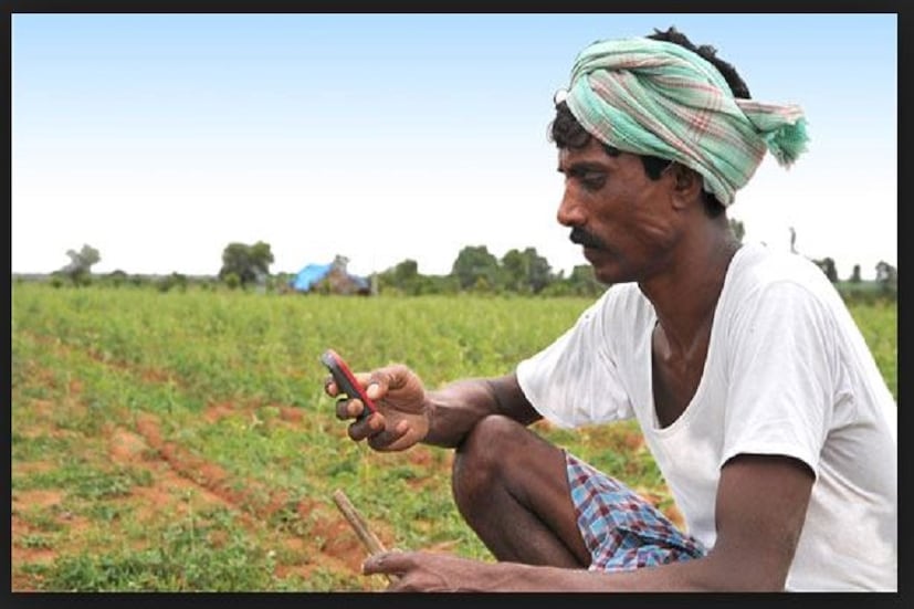 ভারত-নেট প্রকল্পের মাধ্যমে এই সুবিধা পাবেন গ্রামবাসীরা৷ ইউনিভার্সাল সার্ভিস অবলিগেশন ফান্ডের অধিনে ভারত ব্রডব্যান্ড লিমিটেডকে ইতিমধ্যেই ২০হাজার ৪৩১ কোটি টাকা দেওয়া হয়েছে৷ রাজ্যসভায় জানিয়েছেন টেলিকম মন্ত্রী রবিশঙ্কর প্রসাদ৷ Representative Image