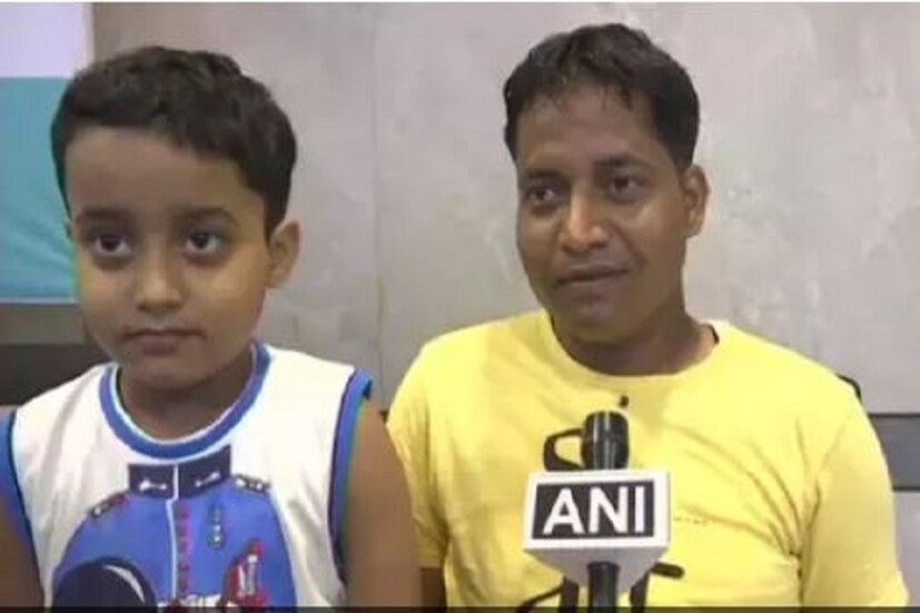মানবিকতার নজির গড়েছেন নয়াদিল্লির এক চিকিৎসক । ৭ বছর বয়সী এক বালকের পেডিয়াট্রিক লিভার সার্জারির জন্য চিকিৎসকই জোগাড় করেছেন ১১ লক্ষ টাকা । 