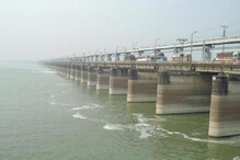 ক্রমশ ভাঙছে গঙ্গার পাড়, কলকাতা-ফরাক্কার মাঝে বিপজ্জনক অবস্থা ক্রমশ ভাঙছে গঙ্গার পাড়, কলকাতা-ফরাক্কার মাঝে বিপজ্জনক অবস্থা