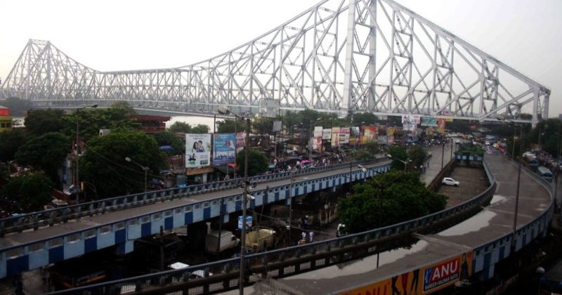 • উড়ালপুলের পাশেই মেট্রোর কাজ চলছে ৷ সম্ভবত মেট্রোর কাজেই ক্ষতি হয়েছে বাঘাযতীন উড়ালপুলের ৷ প্রতীকী চিত্র ৷ • উড়ালপুলের পাশেই মেট্রোর কাজ চলছে ৷ সম্ভবত মেট্রোর কাজেই ক্ষতি হয়েছে বাঘাযতীন উড়ালপুলের ৷ প্রতীকী চিত্র ৷