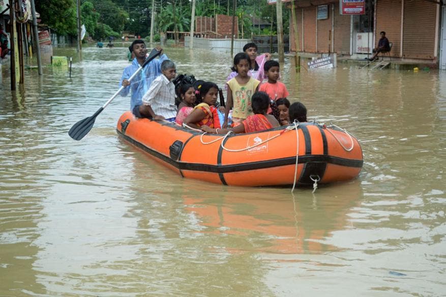 ১২ জুলাই সকাল থেকেই আগরতলাসহ ত্রিপুরা রাজ্যের বিভিন্ন এলাকায় থেমে থেমে বৃষ্টি হচ্ছে। বিকেল হতেই বৃষ্টি নামে মুষলধারে। টানা দুই ঘণ্টারও বেশি সময় ধরে চলে এ বৃষ্টি। (Image: PTI) ১২ জুলাই সকাল থেকেই আগরতলাসহ ত্রিপুরা রাজ্যের বিভিন্ন এলাকায় থেমে থেমে বৃষ্টি হচ্ছে। বিকেল হতেই বৃষ্টি নামে মুষলধারে। টানা দুই ঘণ্টারও বেশি সময় ধরে চলে এ বৃষ্টি। (Image: PTI)