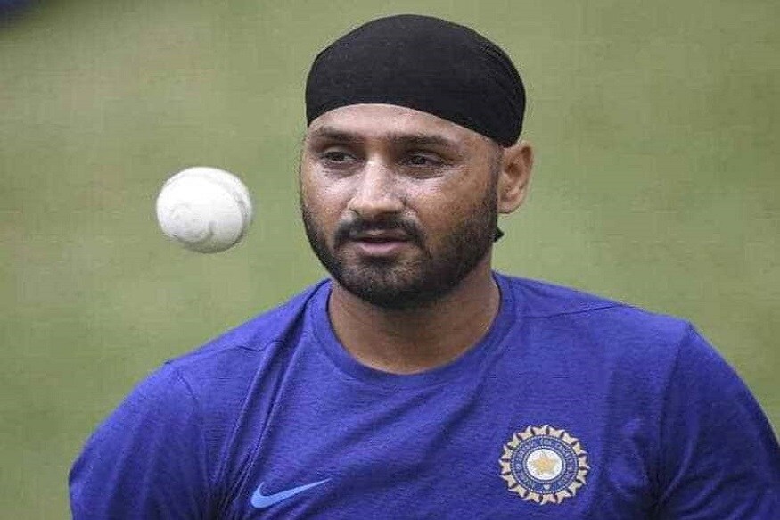 এরই মাঝে ক্রিকেটার হরভজন সিং চন্দ্রযানকে নিয়ে একটি বিতর্কিত ট্যুইট করে বিদ্রুপের পাত্র হয়েছেন সবার কাছেই ৷ ফাইল ছবি ৷ এরই মাঝে ক্রিকেটার হরভজন সিং চন্দ্রযানকে নিয়ে একটি বিতর্কিত ট্যুইট করে বিদ্রুপের পাত্র হয়েছেন সবার কাছেই ৷ ফাইল ছবি ৷
