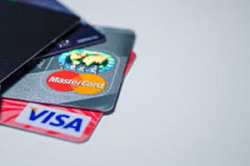 ক্যাশ ট্রান্সফার : নেট ব্যাঙ্কিং ছাড়াই ATM কার্ডের সাহায্যে ট্রান্সফার করা যেতে পারে ৷ যেই অ্যাকাউন্টে ট্রান্সফার করা হবে ৷ একবারে ৪০,০০০ টাকা পর্যন্ত ট্রান্সফার করা যাবে ৷ একদিনে বারেবারে টাকা ট্রান্সফার করা যাবে ৷ প্রতীকী ছবি ৷