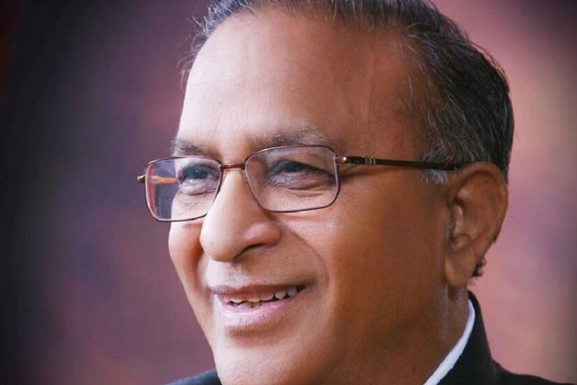 জরুরি অবস্থার সময় প্রতিবাদ জানিয়ে কংগ্রেস ত্যাগ করেন তিনি৷ জনতা পার্টি ও পরে জনতা দলে যোগ দেন৷ পরে অবশ্য আবার ফিরে আসেন কংগ্রেসে৷ Photo Collected