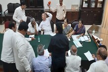 শাসকজোটের ১২ বিধায়কের ইস্তফা, সংকটে কর্ণাটকের কংগ্রেস-জেডিএস সরকার শাসকজোটের ১২ বিধায়কের ইস্তফা, সংকটে কর্ণাটকের কংগ্রেস-জেডিএস সরকার