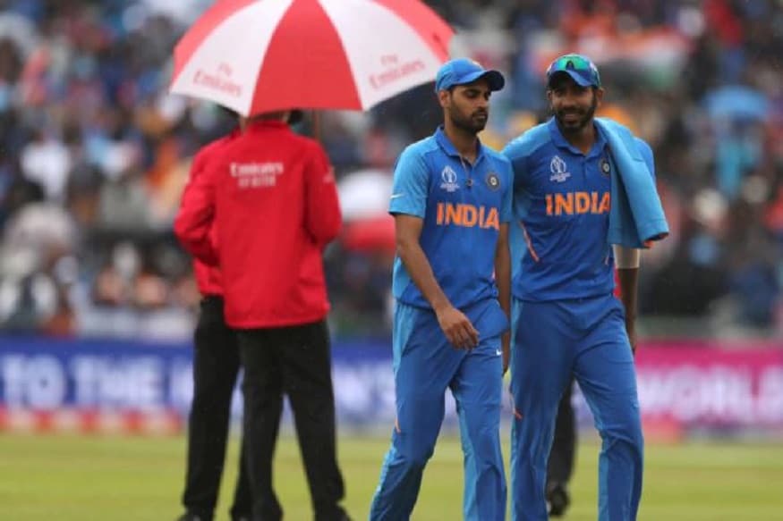 ICC নিয়ম অনুযায়ী প্রথমদিনের টিকিট নিয়েই দ্বিতীয় দিন অর্থাৎ রিজার্ভ ডে-তে খেলা দেখতে ঢুকতে পারবেন সব দর্শক৷ তবে... ICC নিয়ম অনুযায়ী প্রথমদিনের টিকিট নিয়েই দ্বিতীয় দিন অর্থাৎ রিজার্ভ ডে-তে খেলা দেখতে ঢুকতে পারবেন সব দর্শক৷ তবে...