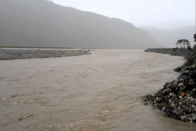 প্রাকৃতিক বিপর্যয়ের কাছে ফের অসহায় মানুষ ৷ প্রায় ৩২ জন ভয়ঙ্কর বজ্রাঘাতে মৃত হয়েছেন ৷ প্রতীকী ছবি ৷ প্রাকৃতিক বিপর্যয়ের কাছে ফের অসহায় মানুষ ৷ প্রায় ৩২ জন ভয়ঙ্কর বজ্রাঘাতে মৃত হয়েছেন ৷ প্রতীকী ছবি ৷