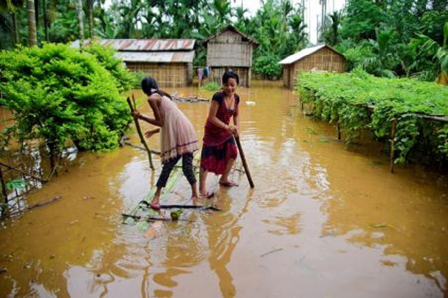 অসমের মুখ্যমন্ত্রী সর্বানন্দ সোনওয়াল জানিয়েছেন বন্যা নিয়ন্ত্রণ কন্ট্রোল রুম খোলা হয়েছে , একইসঙ্গে পরিস্থিতির বিষয়ে জানানো হয়েছে স্বরাষ্ট্রমন্ত্রী অমিত শাহকে । অসমের মুখ্যমন্ত্রী সর্বানন্দ সোনওয়াল জানিয়েছেন বন্যা নিয়ন্ত্রণ কন্ট্রোল রুম খোলা হয়েছে , একইসঙ্গে পরিস্থিতির বিষয়ে জানানো হয়েছে স্বরাষ্ট্রমন্ত্রী অমিত শাহকে ।
