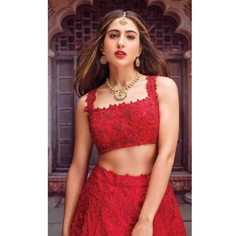 সারার অভিনয়ে চমক লেগেছে গোটা বলিউডের। ' কেদারনাথ', 'সিম্বা'তে সারা নিজের অভিনয় দক্ষতা দেখিয়েছেন।photo source Instagram সারার অভিনয়ে চমক লেগেছে গোটা বলিউডের। ' কেদারনাথ', 'সিম্বা'তে সারা নিজের অভিনয় দক্ষতা দেখিয়েছেন।photo source Instagram