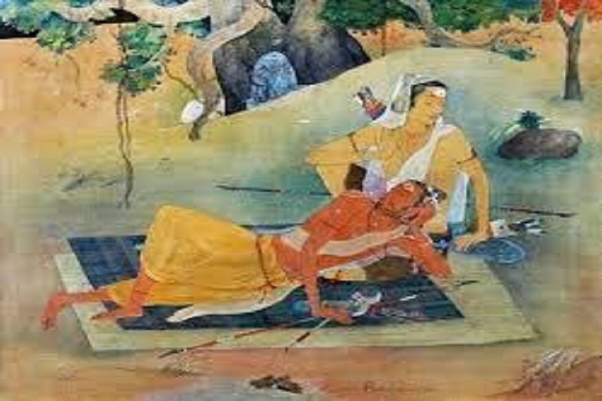 মহাভারতের অন্যতম ট্র্যাজিক চরিত্র কর্ণ, পরশুরামের কাছে অস্ত্রশিক্ষায় পারদর্শী হয়েছিলেন তবে জীবনের একটি অভিশাপই তাঁর সব পরিশ্রম জলে দিয়েছে ৷ কথিত আছে একবার পরশুরাম কর্ণের কোলে মাথা রেখে ঘুমিয়েছিলেন ৷ সেই সময় একটি বিছে কামড়াছিল কর্ণকে কর্ণ গুরুর ঘুমে ব্যাঘাত ঘটবে বলেই ৷ কামড় সহ্য করেছিলেন, রক্তে ভেসে যাচ্ছিল ক্রমেই সারা শরীর ৷ ঘুম ভাঙে পরশুরামের তিনি ঘুম থেকে উঠে কর্ণকে জিজ্ঞালা করেছিলেন কোনও সূত পুত্রের এত সহ্য শক্তি হতে পারেনা ৷ তুমি পরিতয় গোপন করেছো ৷ সেই সময়েই অভিশাপ প্রাপ্ত হয়েছিলেন কর্ণ যে মৃত্যুকালে রথের চাকা মাটিতে বলে যাবে ৷ প্রকৃত পক্ষে তাই হয়েছিল ৷ তবুও গুরুর প্রতি ভক্তি শ্রদ্ধা কখনই কমেনি শিষ্য কর্ণের ৷ প্রতীকী ছবি ৷ মহাভারতের অন্যতম ট্র্যাজিক চরিত্র কর্ণ, পরশুরামের কাছে অস্ত্রশিক্ষায় পারদর্শী হয়েছিলেন তবে জীবনের একটি অভিশাপই তাঁর সব পরিশ্রম জলে দিয়েছে ৷ কথিত আছে একবার পরশুরাম কর্ণের কোলে মাথা রেখে ঘুমিয়েছিলেন ৷ সেই সময় একটি বিছে কামড়াছিল কর্ণকে কর্ণ গুরুর ঘুমে ব্যাঘাত ঘটবে বলেই ৷ কামড় সহ্য করেছিলেন, রক্তে ভেসে যাচ্ছিল ক্রমেই সারা শরীর ৷ ঘুম ভাঙে পরশুরামের তিনি ঘুম থেকে উঠে কর্ণকে জিজ্ঞালা করেছিলেন কোনও সূত পুত্রের এত সহ্য শক্তি হতে পারেনা ৷ তুমি পরিতয় গোপন করেছো ৷ সেই সময়েই অভিশাপ প্রাপ্ত হয়েছিলেন কর্ণ যে মৃত্যুকালে রথের চাকা মাটিতে বলে যাবে ৷ প্রকৃত পক্ষে তাই হয়েছিল ৷ তবুও গুরুর প্রতি ভক্তি শ্রদ্ধা কখনই কমেনি শিষ্য কর্ণের ৷ প্রতীকী ছবি ৷