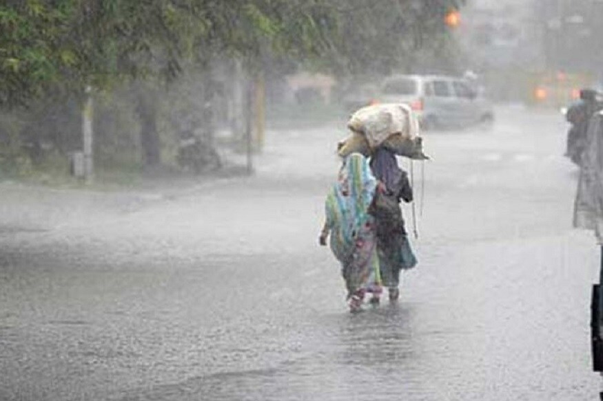 এছাড়াও মধ্য মহারাষ্ট্র, সৌরাষ্ট্র, কোঙ্কন, গোয়া, মরাঠাওয়াড়া, অরুণাঞ্চলের বিভিন্ন প্রান্তে তুমুল ঝড়জলের আশঙ্কা করা হচ্ছে ৷ প্রতীকী ছবি ৷ এছাড়াও মধ্য মহারাষ্ট্র, সৌরাষ্ট্র, কোঙ্কন, গোয়া, মরাঠাওয়াড়া, অরুণাঞ্চলের বিভিন্ন প্রান্তে তুমুল ঝড়জলের আশঙ্কা করা হচ্ছে ৷ প্রতীকী ছবি ৷