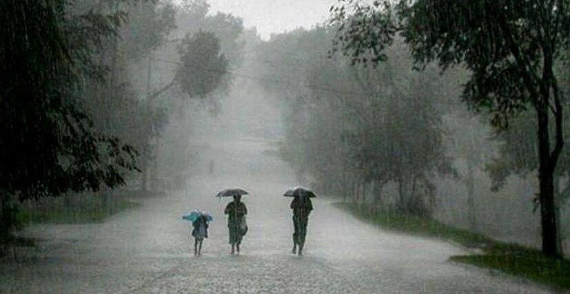 এছাড়াও, উপকূলীয় কর্ণাটক, অন্ধ্রপ্রদেশ, তেলাঙ্গানা, সৌরাষ্ট্র, কচ্ছ, বিদর্ভ, ওড়িশা, ঝাড়খণ্ড ও গাঙ্গেয় পশ্চিমবঙ্গেও ভারি বৃষ্টির পূর্বাভাস দিয়েছে মৌসম ভবন। 