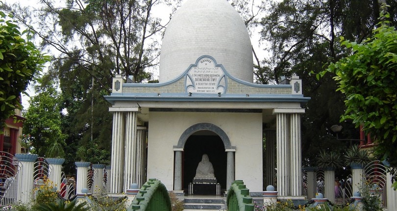 • রাসমণির মধ্যে কোমলতা আর তেজস্বীতার অদ্ভুত এক মিশ্রণ ঘটেছিল ৷ খুবই আচার নিয়ম মেনে চলতেন তিনি ৷ ব্রহ্মচারিণীর মতো জীবনযাপন, আহারাদিতে ছিল কঠোরতা ৷ সামান্যতম ভোগ-বিলাসিতা ছিল না তাঁর মধ্যে ৷ • রাসমণির মধ্যে কোমলতা আর তেজস্বীতার অদ্ভুত এক মিশ্রণ ঘটেছিল ৷ খুবই আচার নিয়ম মেনে চলতেন তিনি ৷ ব্রহ্মচারিণীর মতো জীবনযাপন, আহারাদিতে ছিল কঠোরতা ৷ সামান্যতম ভোগ-বিলাসিতা ছিল না তাঁর মধ্যে ৷