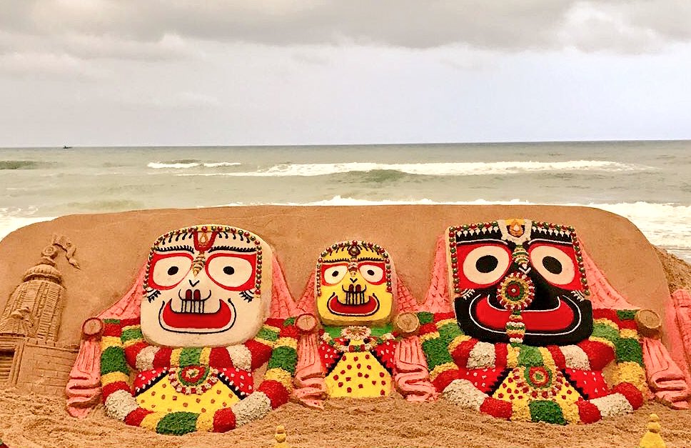 • তালধ্বজের রক্ষীর নাম বাসুদেব ৷ সারথি সাত্যকি। রথের মাথায় পতাকার নাম উন্যানী ৷ রথের রশির নাম বাসুকি নাগ ৷ বলরামের রথেও ৯ দেবতা থাকেন ৷ এঁদের মধ্যে আছেন কার্তিক, গণেশ, সর্বমঙ্গলা, মৃত্যুঞ্জয়, মুক্তেশ্বর ৷ • তালধ্বজের রক্ষীর নাম বাসুদেব ৷ সারথি সাত্যকি। রথের মাথায় পতাকার নাম উন্যানী ৷ রথের রশির নাম বাসুকি নাগ ৷ বলরামের রথেও ৯ দেবতা থাকেন ৷ এঁদের মধ্যে আছেন কার্তিক, গণেশ, সর্বমঙ্গলা, মৃত্যুঞ্জয়, মুক্তেশ্বর ৷