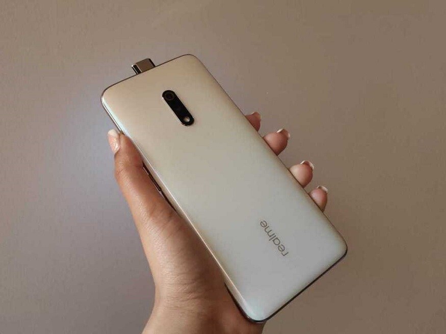 ফোনের ভীতরে রয়েছে Qualcomm Snapdragon 710 প্রসেসর, এর আগে আমরা এই প্রসেসর দেখতে পেয়েছিলাম Realme 3 Pro। এই ফোনে রয়েছে 6GB পর্যন্ত RAM আর 128GB পর্যন্ত স্টোরেজ। ফোনের ভীতরে রয়েছে Qualcomm Snapdragon 710 প্রসেসর, এর আগে আমরা এই প্রসেসর দেখতে পেয়েছিলাম Realme 3 Pro। এই ফোনে রয়েছে 6GB পর্যন্ত RAM আর 128GB পর্যন্ত স্টোরেজ।