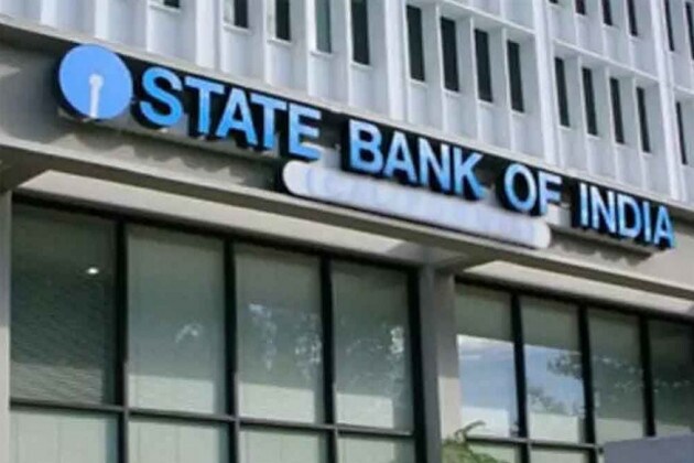 এর জন্য KYC জমা করতে হবে ৷ অ্যাড্রেস চেঞ্জের জন্য পাসপোর্ট, ভোটার আইডি, ড্রাইভিং লাইসেন্স, আধার কার্ড দিতে পারেন ৷ অথার্ৎ আগে এই সমস্ত ডকুমেন্টে আগে অ্যাড্রেস চেঞ্জ করতে হবে ৷ তারপর ব্যাঙ্ক অ্যাকাউন্ট ৷ এর জন্য KYC জমা করতে হবে ৷ অ্যাড্রেস চেঞ্জের জন্য পাসপোর্ট, ভোটার আইডি, ড্রাইভিং লাইসেন্স, আধার কার্ড দিতে পারেন ৷ অথার্ৎ আগে এই সমস্ত ডকুমেন্টে আগে অ্যাড্রেস চেঞ্জ করতে হবে ৷ তারপর ব্যাঙ্ক অ্যাকাউন্ট ৷