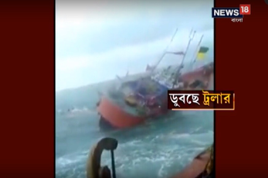 • মাঝ সমুদ্রে ঘটে যায় দূর্ঘটনা ৷ তারপর থেকে টানা ৫ দিন লাইফ জ্যাকেট ছাড়াই সমুদ্রে ভেসেছিলেন রবীন্দ্রনাথ দাস ৷ তিনি ছিলেন এফ বি নয়ন ট্রলারের মাঝি ৷ নিজস্ব চিত্র ৷ • মাঝ সমুদ্রে ঘটে যায় দূর্ঘটনা ৷ তারপর থেকে টানা ৫ দিন লাইফ জ্যাকেট ছাড়াই সমুদ্রে ভেসেছিলেন রবীন্দ্রনাথ দাস ৷ তিনি ছিলেন এফ বি নয়ন ট্রলারের মাঝি ৷ নিজস্ব চিত্র ৷