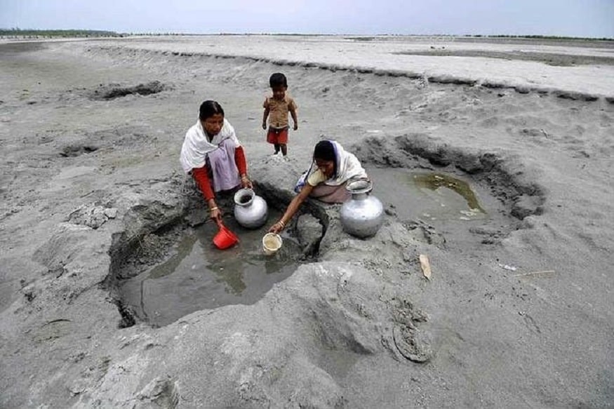 দুনিয়া জুড়ে ক্রমশ প্রকট হচ্ছে জল সংকট । বিশেষজ্ঞদের মতে কয়েক বছরের মধ্যে চরম আকার ধারণ করতে পারে জল সংকট । বিশ্ব জুড়ে এমন দশ শহরের কথা জেনে নিন যেখানে জল সংকট ইতিমধ্যেই মারাত্মক আকার ধারণ করেছে । দুনিয়া জুড়ে ক্রমশ প্রকট হচ্ছে জল সংকট । বিশেষজ্ঞদের মতে কয়েক বছরের মধ্যে চরম আকার ধারণ করতে পারে জল সংকট । বিশ্ব জুড়ে এমন দশ শহরের কথা জেনে নিন যেখানে জল সংকট ইতিমধ্যেই মারাত্মক আকার ধারণ করেছে ।