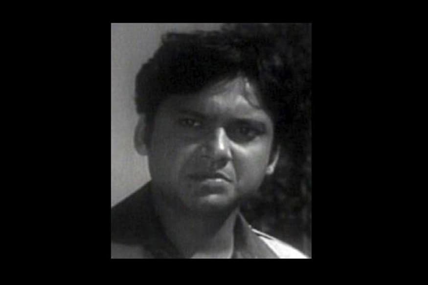 প্রয়াত স্বরূপ দত্ত৷ বাঙালি সুপুরুষ নায়ক হিসেব তাঁর জুড়ি মেলা ভার৷ ৬-৭র দশকে বাংলা সিনেমার পরিচিত মুখ তিনি৷ অভিনয় গুণে নজর কেড়েছিল স্বরূপ দত্ত৷ প্রয়াত স্বরূপ দত্ত৷ বাঙালি সুপুরুষ নায়ক হিসেব তাঁর জুড়ি মেলা ভার৷ ৬-৭র দশকে বাংলা সিনেমার পরিচিত মুখ তিনি৷ অভিনয় গুণে নজর কেড়েছিল স্বরূপ দত্ত৷