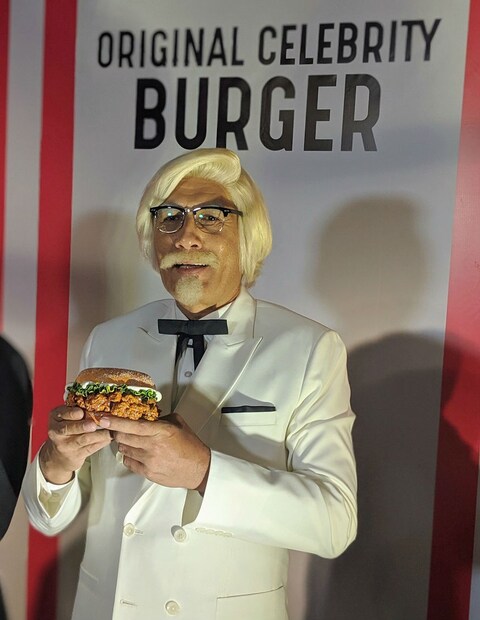 বার্গার প্রেমীরা তাঁদের পছন্দের KFC-র জিঙ্গার বার্গারের সঙ্গে ফটো তুলতে পারবেন ২২ আগস্ট থেকে। 
