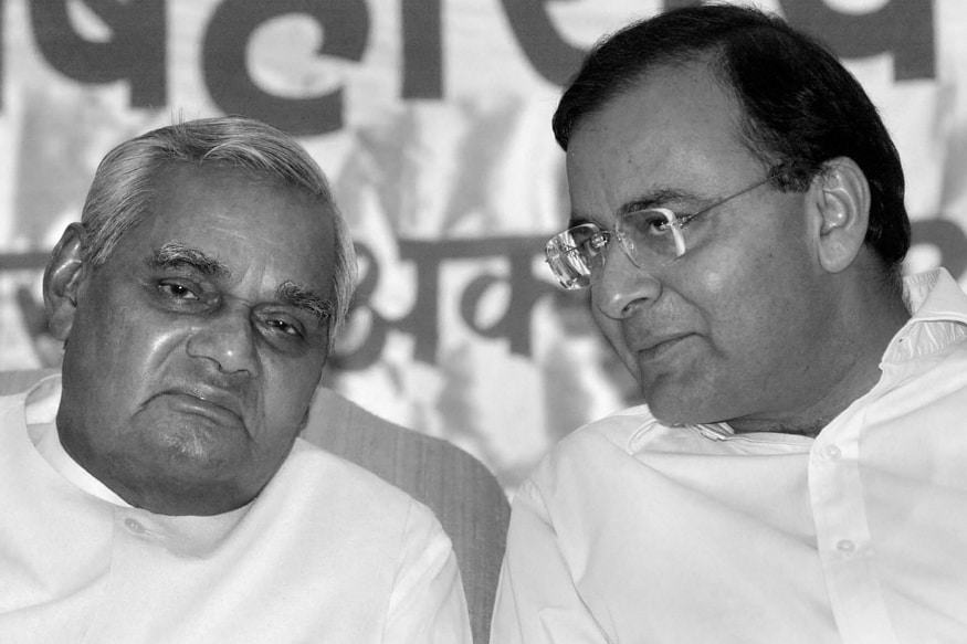 দল যখন সরকারে আসে, তখন জেটলির গুরুত্ব আরও বাড়ে। বাজপেয়ী সরকারের আমলে তথ্য-সম্প্রচার, আইন, জাহাজ, বাণিজ্যের মতো মন্ত্রক সামলেছেন। দল যখন সরকারে আসে, তখন জেটলির গুরুত্ব আরও বাড়ে। বাজপেয়ী সরকারের আমলে তথ্য-সম্প্রচার, আইন, জাহাজ, বাণিজ্যের মতো মন্ত্রক সামলেছেন।