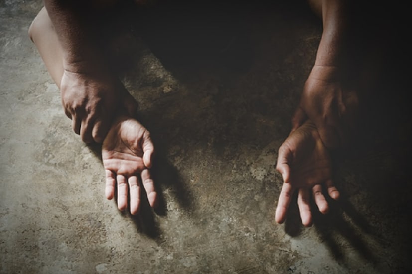 ♦ অসুস্থ মাকে দেখতে বাপেরবাড়িতে এসেছিলেন ৷ সেখান থেকে গিয়েছিলেন ভাইয়ের বাড়িতে ৷ সেখান থেকে আবার বাপেরবাড়িতে ফিরছিলেন তিনি ৷ সে সময়ই তাঁর বিরুদ্ধে মোবাইল চুরির অভিযোগ ওঠে ৷ তবে সেই কাণ্ডটি তিনি করেননি বলেই দাবি ৷