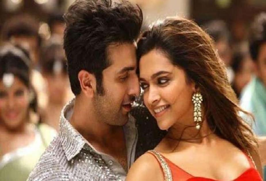 দীপিকা এও বলেন, '' ওকে ভোলার পদ্ধতিটার মধ্যে দিয়েই আমি উন্নত মানুষ হয়েছি! এই জন্য রণবীরকে আমি ধন্যবাদ জানাই।'' আজও রণবীর কাপুর আর দীপিকার মধ্যে বন্ধুত্বপূর্ণ সম্পর্ক! তাঁরা দুজনেই মারাত্মক প্রফেশনাল, একসঙ্গে কাজও করেন! খবর, পরিচালক লাভ রঞ্জনের আগামী ছবিতেই দুই প্রাক্তনের একসঙ্গে দেখা মিলবে! কিন্তু তাও... দীপিকা এও বলেন, '' ওকে ভোলার পদ্ধতিটার মধ্যে দিয়েই আমি উন্নত মানুষ হয়েছি! এই জন্য রণবীরকে আমি ধন্যবাদ জানাই।'' আজও রণবীর কাপুর আর দীপিকার মধ্যে বন্ধুত্বপূর্ণ সম্পর্ক! তাঁরা দুজনেই মারাত্মক প্রফেশনাল, একসঙ্গে কাজও করেন! খবর, পরিচালক লাভ রঞ্জনের আগামী ছবিতেই দুই প্রাক্তনের একসঙ্গে দেখা মিলবে! কিন্তু তাও...