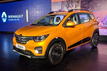 মাত্র ৫ লাখে ৭ সিটার গাড়ি ! দেশবাসীকে দারুণ উপহার Renault-র